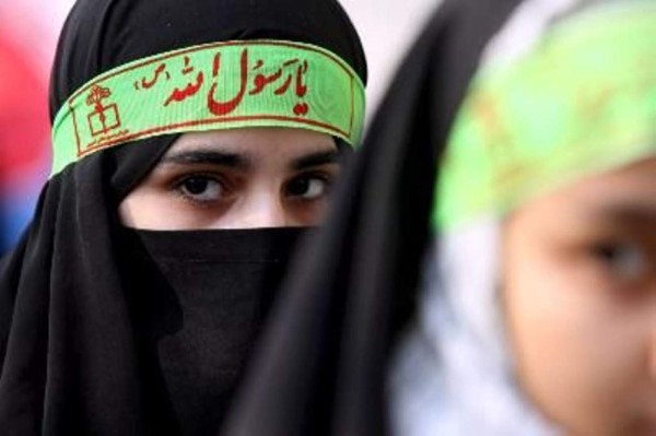 Musulmán pide a los franceses que lo abracen y algo increíble ocurre