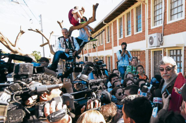 Presidente Franco aislado por vecinos regionales