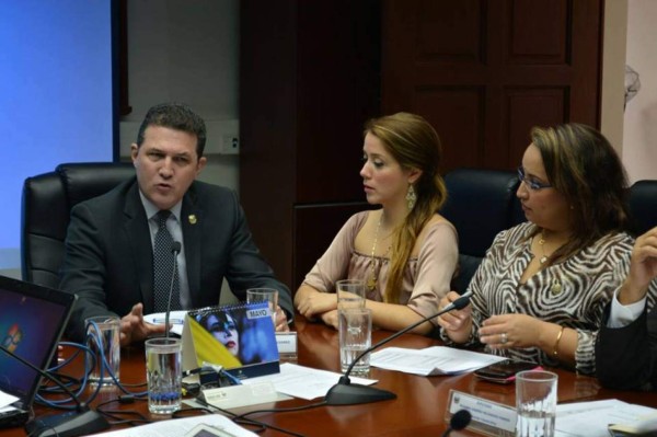 Escándalo: Filtran video sexual de exdiputada suplente de El Salvador