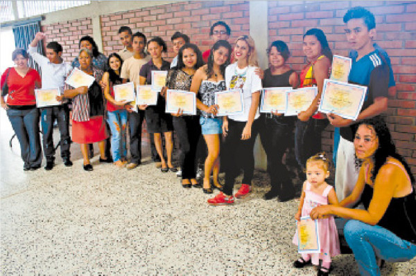 La EAT clausura talleres en la Campo Cielo