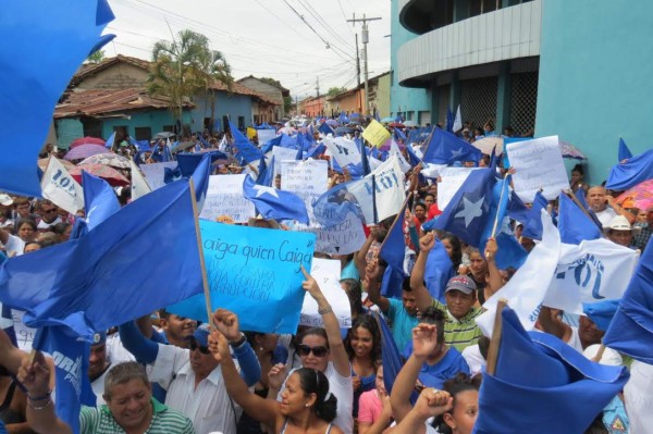 Nacionalistas marchan en Tegucigalpa y Comayagua