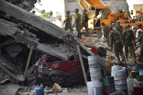 Imágenes desgarradoras; México llora a su muertos por sismo