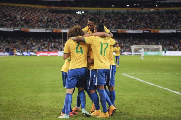VIDEO: Messi le niega saludo a Kaká