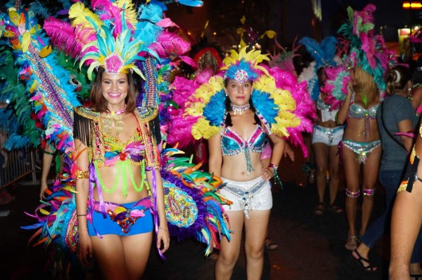 Chicas irradiaron belleza en la Feria Juniana de San Pedro Sula