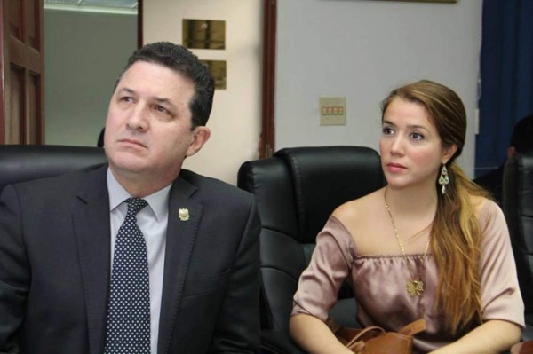 Escándalo: Filtran video sexual de exdiputada suplente de El Salvador