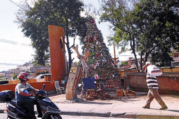 Espíritu navideño en la primera avenida