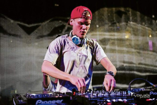 Avicii y Carlos Santana cantarán en el Mundial