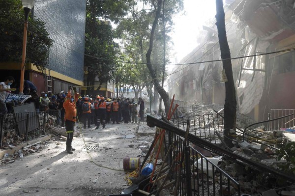 Imágenes desgarradoras; México llora a su muertos por sismo