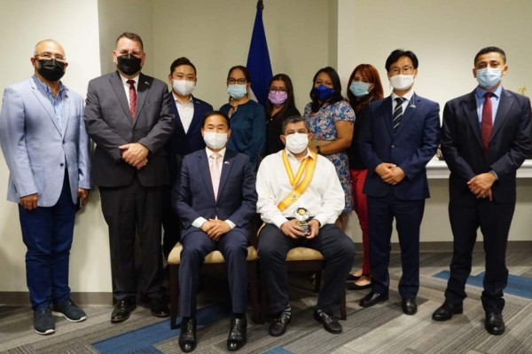 Empresa privada de Corea reconoce gestión de Leonel Ayala&nbsp;&nbsp;