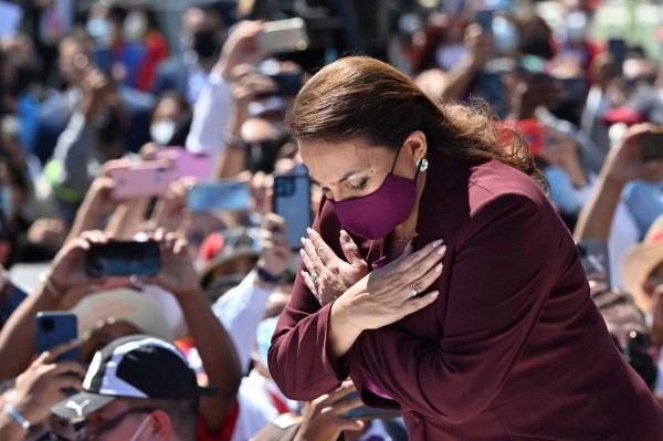 Las imágenes más emotivas de Xiomara Castro como la nueva presidenta de Honduras