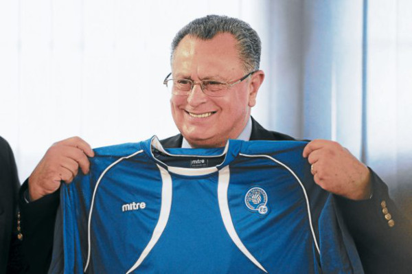 Juan De Dios Castillo asumió en El Salvador