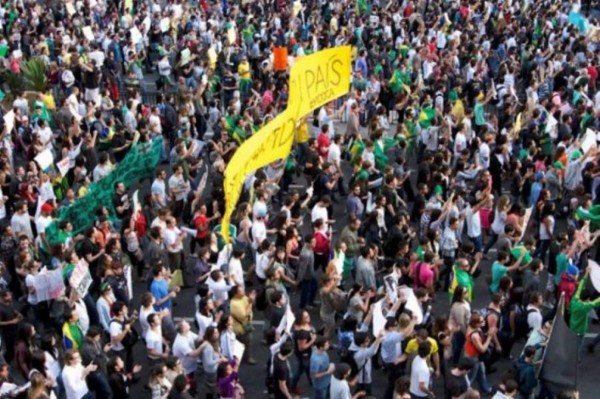 Protestas vuelven a calles por alza de tarifas de transporte