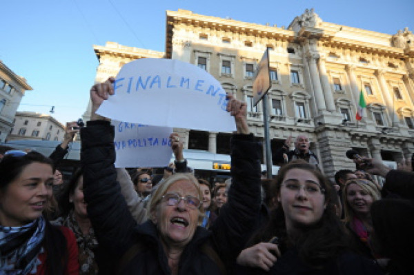 Renuncia primer ministro italiano Silvio Berlusconi