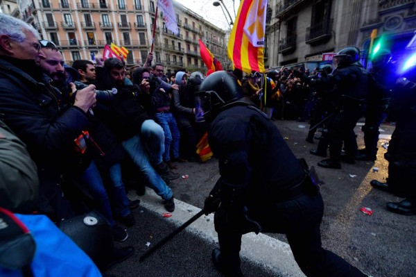 FOTOS: Protestas en Cataluña tras el arresto del expresidente Carles Puigdemont en Alemania