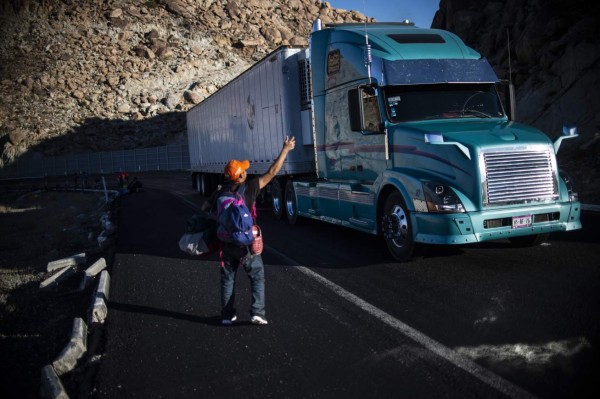 Las duras fotos de los migrantes de la caravana en su paso por Tijuana, México