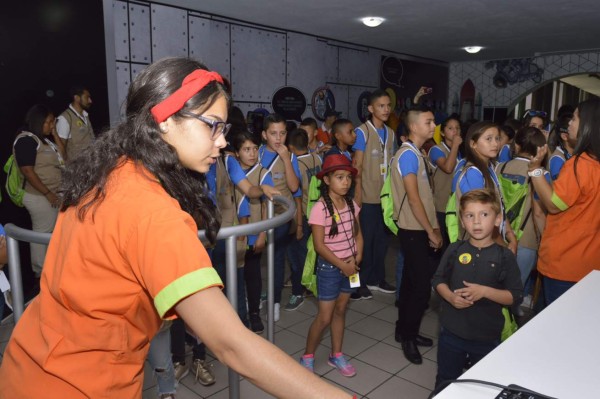 Banco Azteca: 128 niños aprenden sobre educación financiera