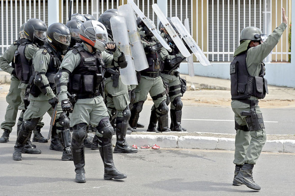 FOTOS: Violentos enfrentamientos previo al España-Italia
