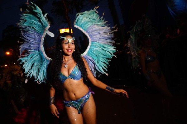 Chicas irradiaron belleza en la Feria Juniana de San Pedro Sula