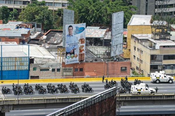 Violentos enfrentamientos durante segunda marcha opositora en Venezuela