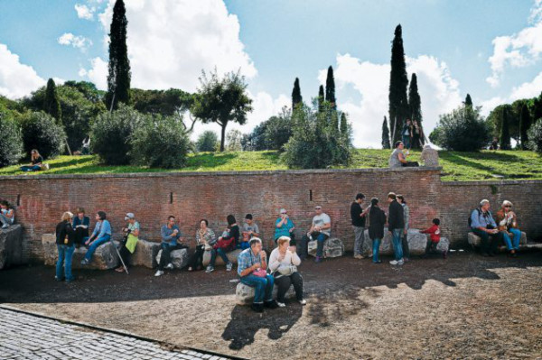 Comer en el Coliseo Romano, una multa segura