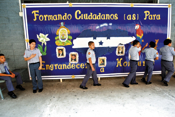 Con acto solemne el Nido de Águilas inaugura mes patrio