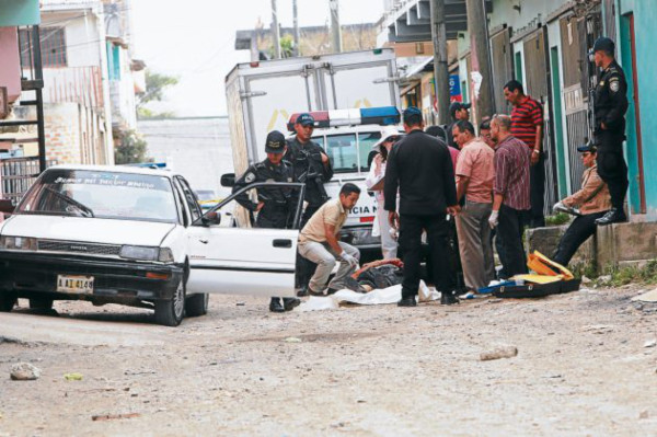Acribillan a dos taxistas en distintos puntos