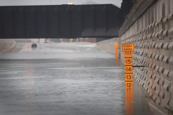 FOTOS: Harvey deja a Houston bajo agua, pero lo peor está aún por venir