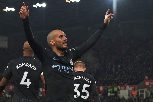 David Silva acerca al Manchester City al título en la Premier League