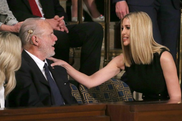 FOTOS: Elegantes y bellas, así lucieron Ivanka y Tiffany Trump en el Capitolio