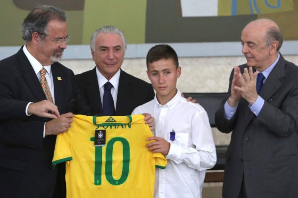 Homenaje a colombianos que ayudaron a las víctimas del Chapeconese