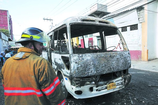 Honduras: 30 buses han sido incendiados este 2016