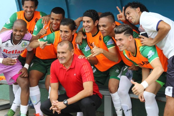 Curiosas imágenes captadas por nuestro lente en la fecha 16 de la LNP