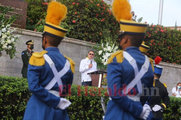 Con mascarillas y en plena pandemia, así se vive el Bicentenario de Honduras