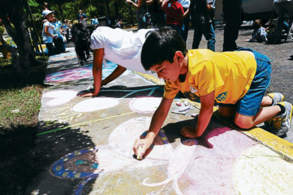 El arte y la solidaridad reunieron a las familias