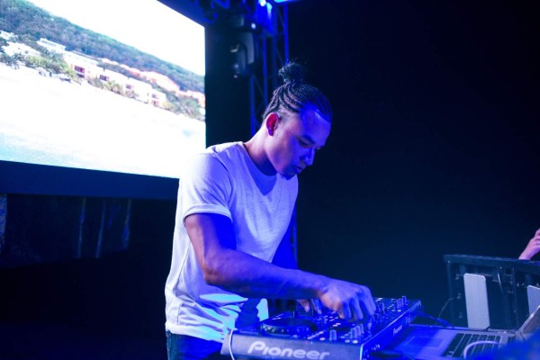 La fiesta de fin de año de Paradise Beach Hotel