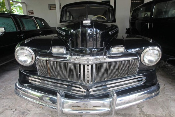 Intentan reparar antiguos vehículos presidenciales de Honduras