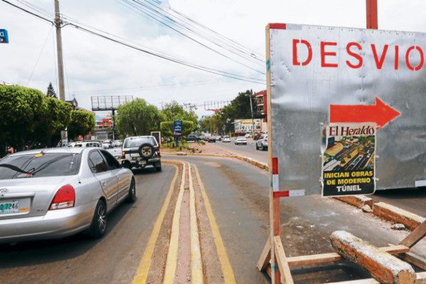 Cierran por tres meses carril hacia mall Multiplaza