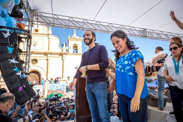 Ella es Gabriela Rodríguez, la esposa del presidente electo de El Salvador Nayib Bukele