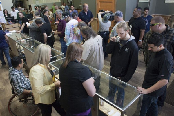 Comienzan a vender marihuana legal