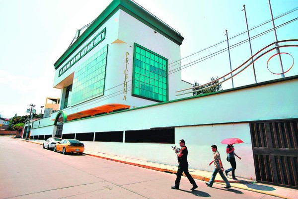 Reportan pagos irregulares en Pricphma