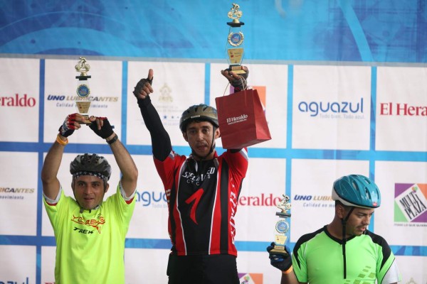 III Vuelta Ciclística: honor, recuerdo y merecida victoria