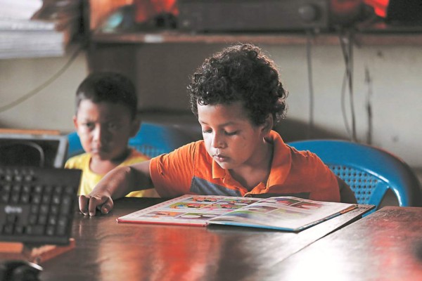 Noble padrino de la luz y del saber