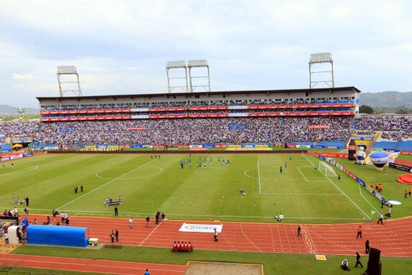 Honduras: La afición catracha apoyó, gritó y sufrió por la Bicolor en el Olímpico