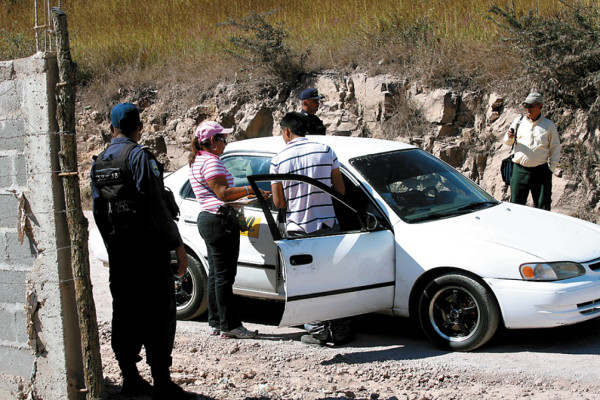 Acribillan a taxista en la colonia Cerro Grande
