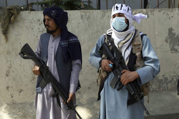 ¿Quiénes son los talibanes, los islamistas que resurgen tras 20 años en las sombras?
