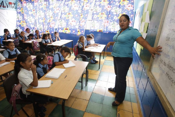 3,500 millones de bono para maestros