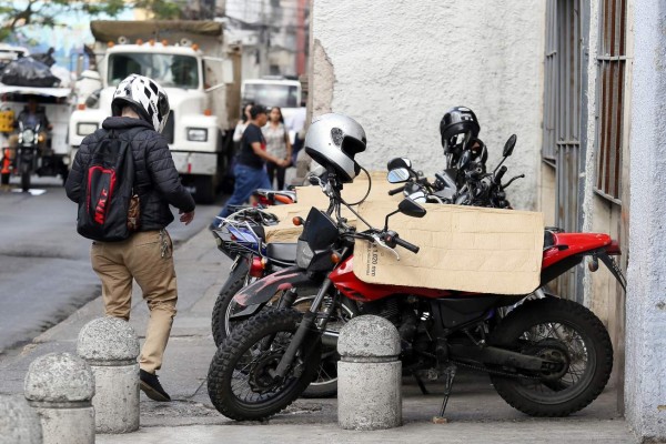 Incontrolable el desorden vial en el centro histórico de la capital de Honduras