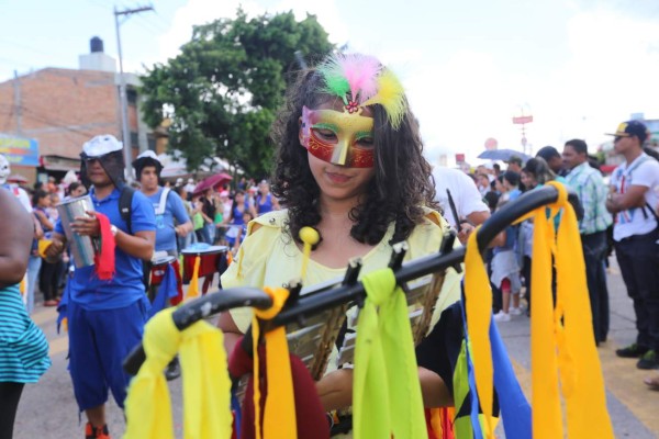 Con gran carnaval, Tegucigalpa conmemora su 436 aniversario