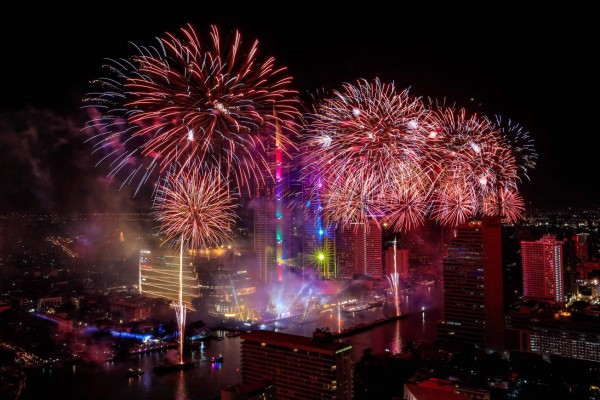 Así brilló la llegada del Año Nuevo en países de Europa, Asia y Medio Oriente