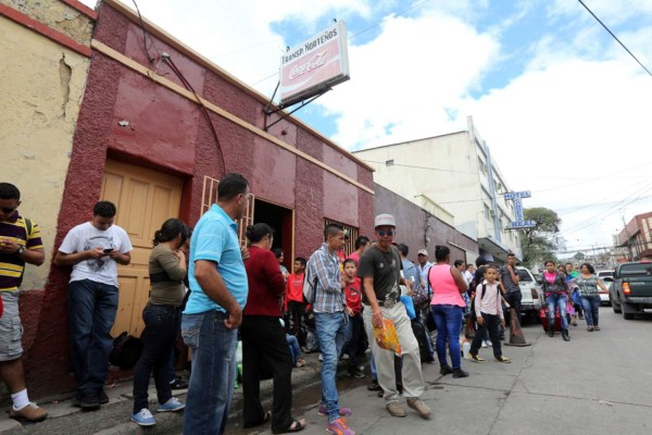 Honduras: Abarrotadas terminales de buses por salida de veraneantes